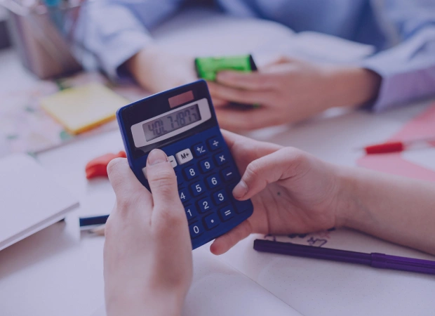 Föräldrar räknar på föräldrapenning